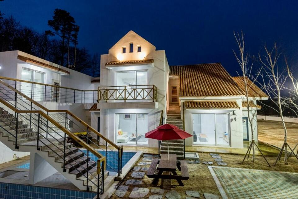 Hotel · Meteora Pension, Damyang
