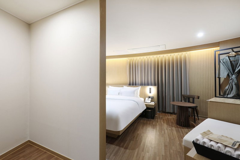 HotelHound Jeonju Junghwasan, Jeonju, South Korea