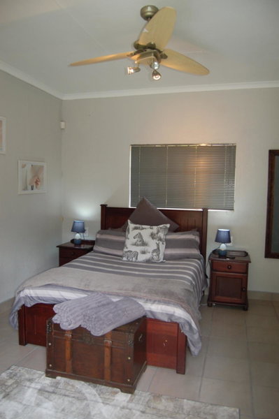 Nita's Air Bed & Breakfast & self catering, Crocodile Valley Estates, South Africa