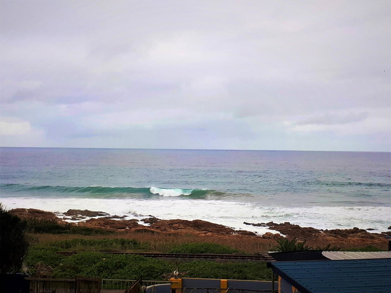 Blue Space Beach Shack, Hibberdene, South Africa