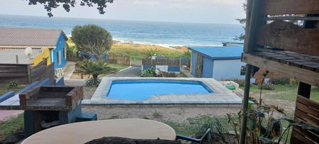 Blue Space Beach Shack, Hibberdene, South Africa