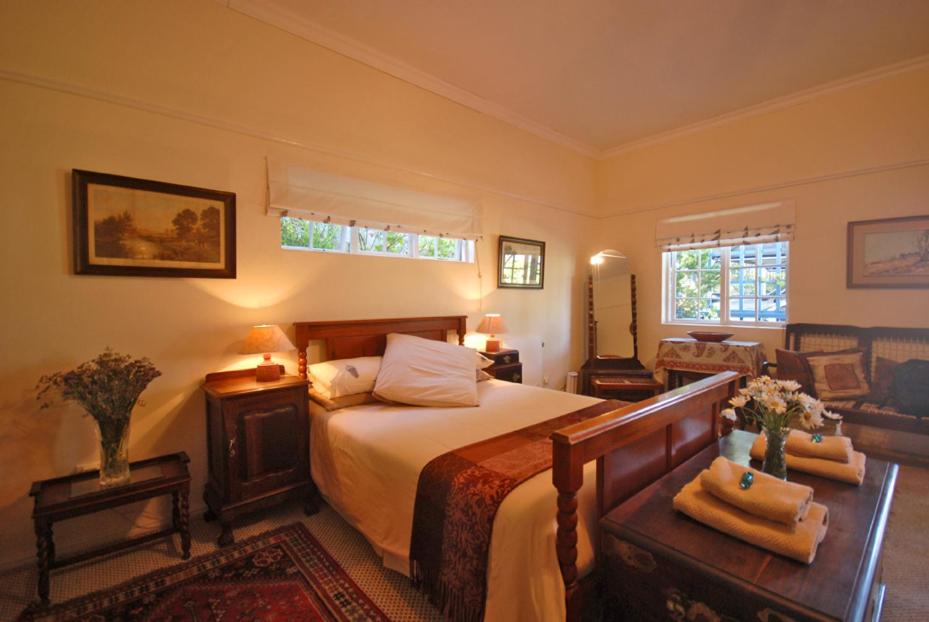 Guinea Fowl Lodge - Lagoon & Heads View B&B, Central Knysna, South Africa