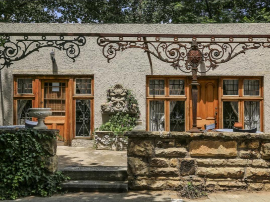 Hotel · The Green Acorn Guest House, Ficksburg