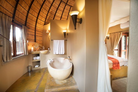 Hoyo Hoyo Safari Lodge, Mluwati Concession, South Africa