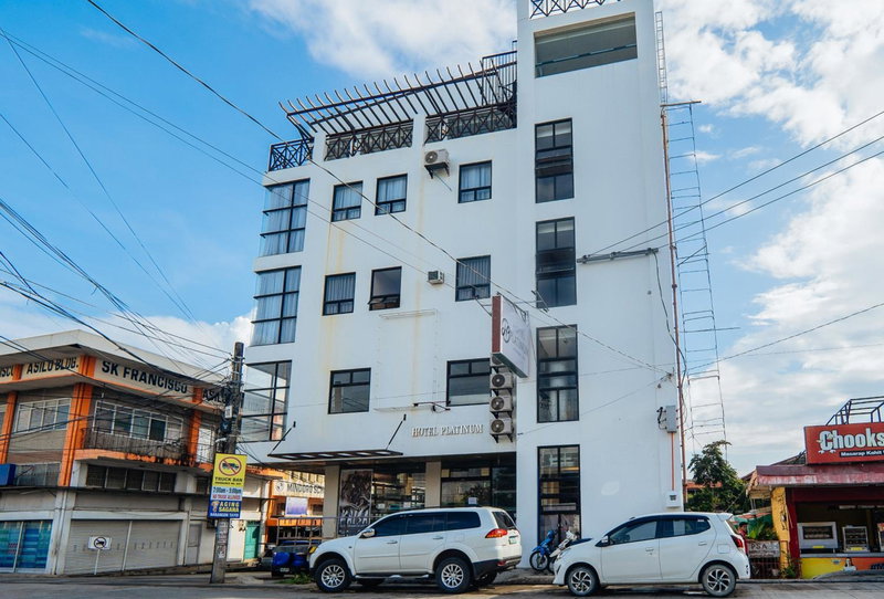RedDoorz Plus @ Hotel Platinum Occidental Mindoro, San Jose, Philippines