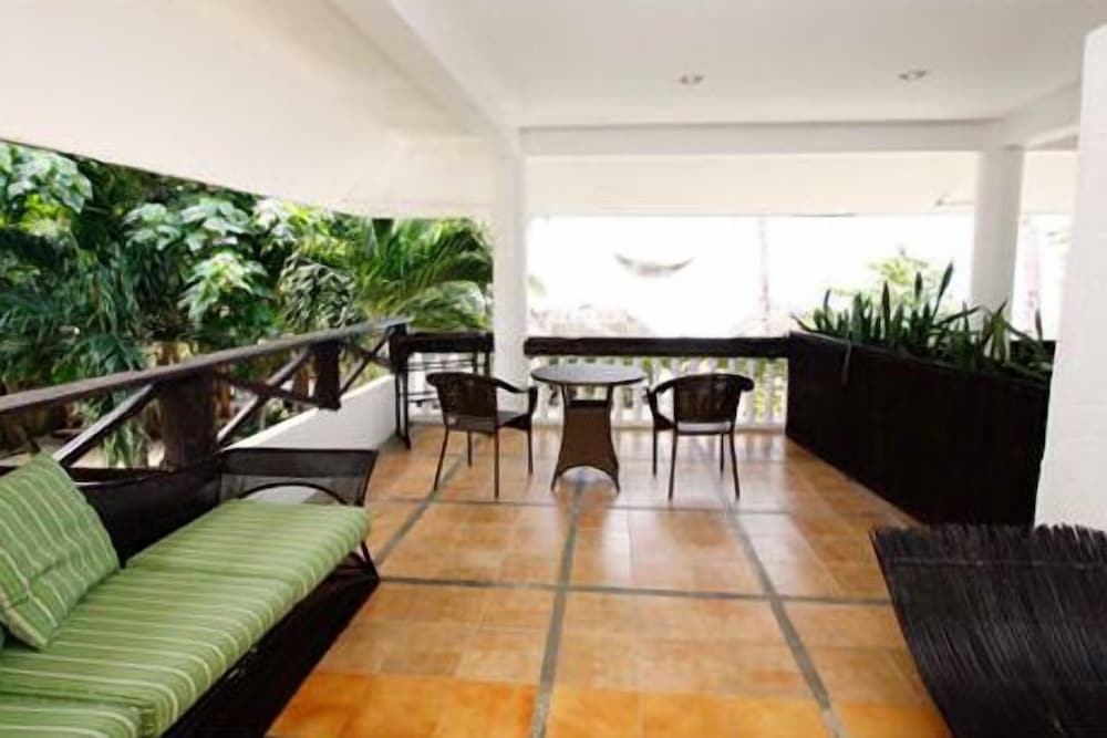 White House Beach Resort, Philippines