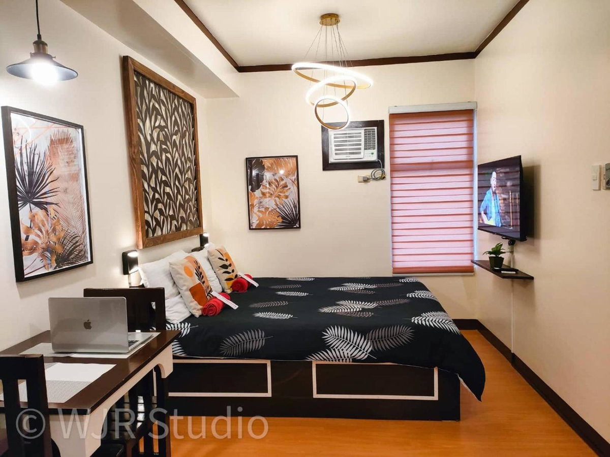 Queen Bed Deluxe- Contemporary Style, Philippines