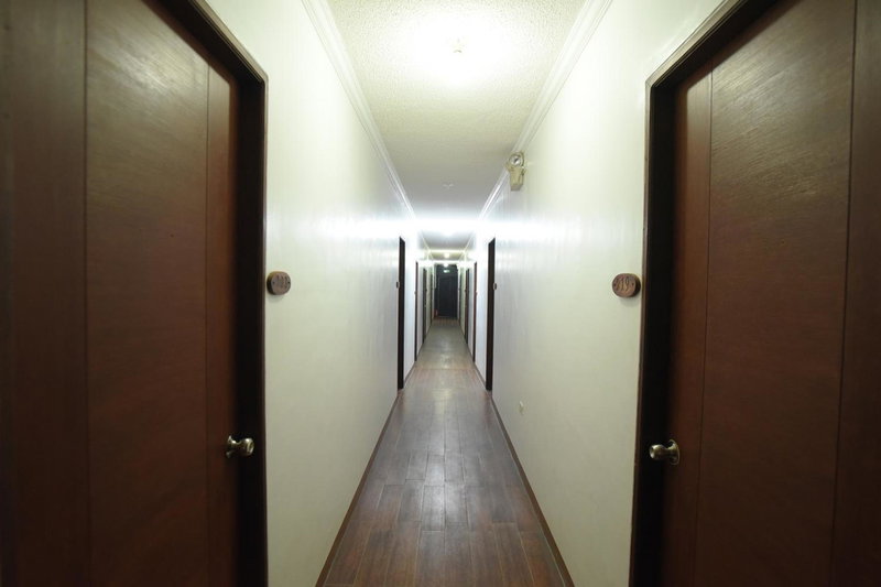 RedDoorz Plus at Balai Sofia Bed & Breakfast Batangas, Talisay, Philippines
