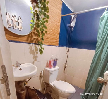 Mamby Gray's Place Balcony, Karaoke ,Wifi,Netflix &Kitchen, Imus, Philippines