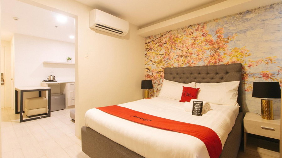 RedDoorz Plus at La Belle Residences Makati City, Manila, Philippines