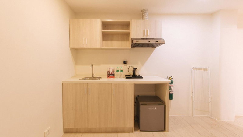 RedDoorz Plus at La Belle Residences Makati City, Manila, Philippines