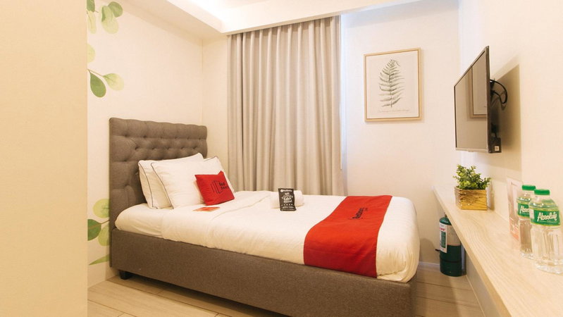 RedDoorz Plus at La Belle Residences Makati City, Manila, Philippines