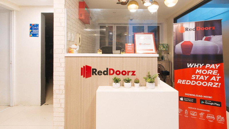 RedDoorz Plus at La Belle Residences Makati City, Manila, Philippines