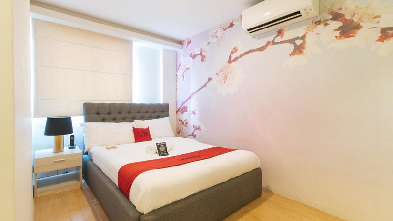RedDoorz Plus at La Belle Residences Makati City, Manila, Philippines