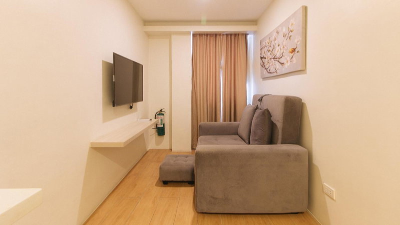RedDoorz Plus at La Belle Residences Makati City, Manila, Philippines