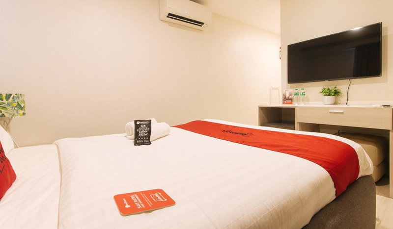 RedDoorz Plus at La Belle Residences Makati City, Manila, Philippines