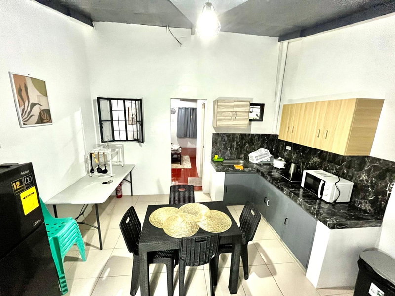 Transient Home at Tierra Vista near SM Dasma with Wifi and Netflix, Mabatang, Philippines