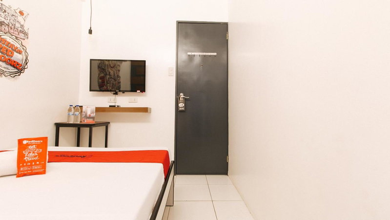 RedDoorz near Fishermall Quezon City, Manila, Philippines