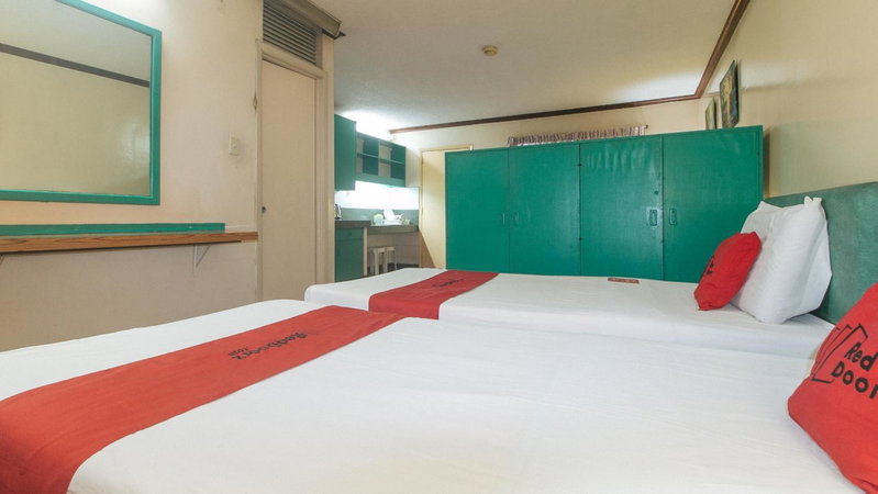 RedDoorz at Broadway Court Apartelle Quezon City, Manila, Philippines