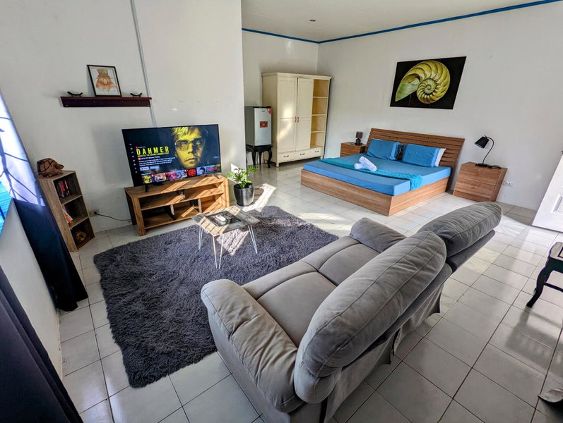 Crazy Bears Guesthouse, Moalboal, Philippines