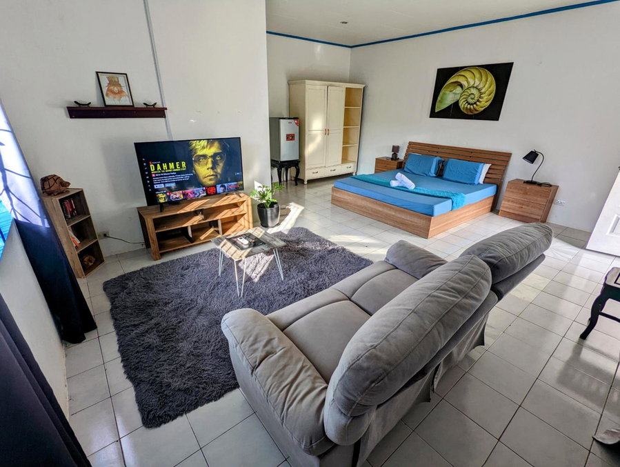 Crazy Bears Guesthouse, Moalboal, Philippines