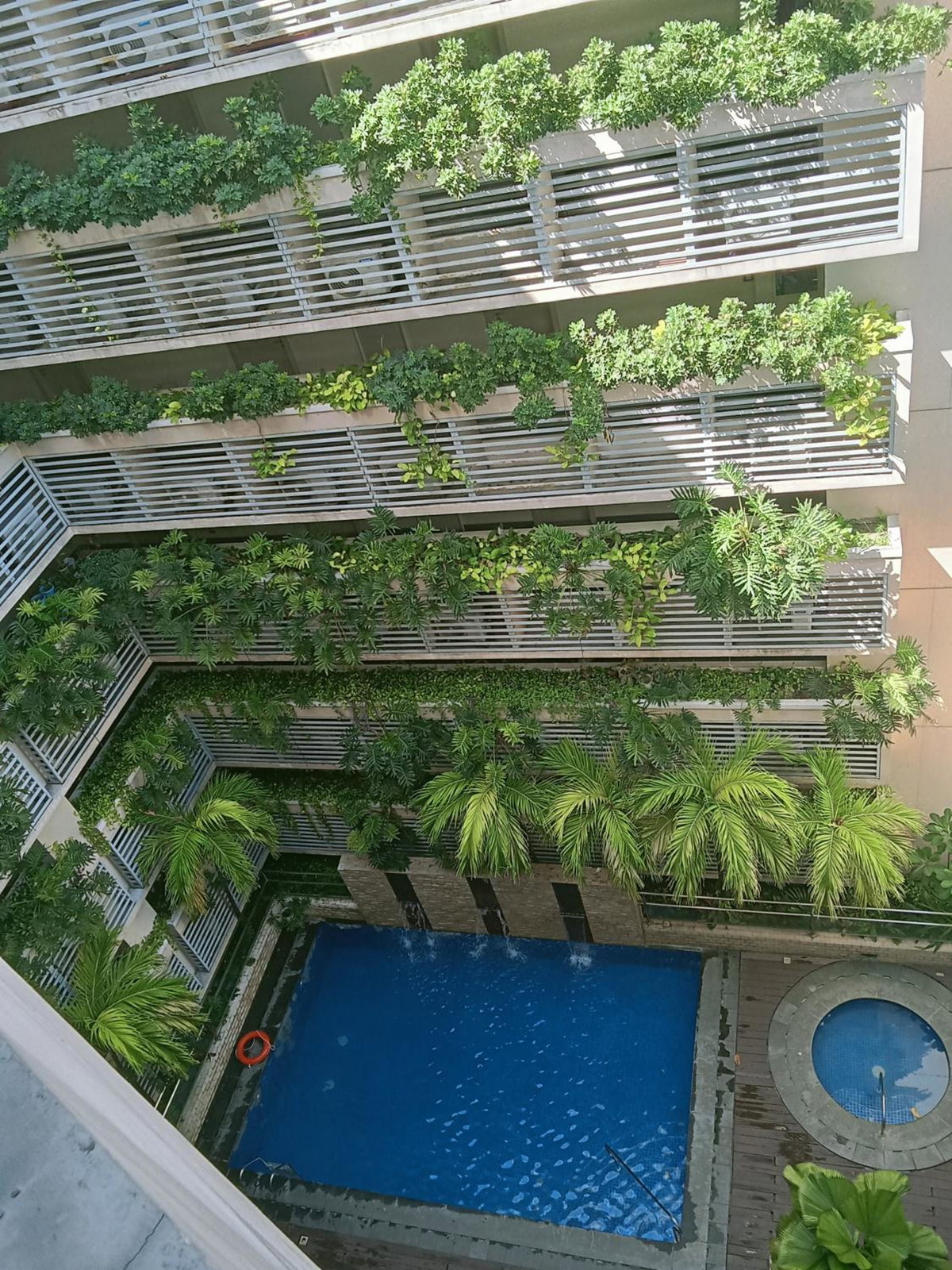 Hotel · Henry's Newport Condotel, Manila