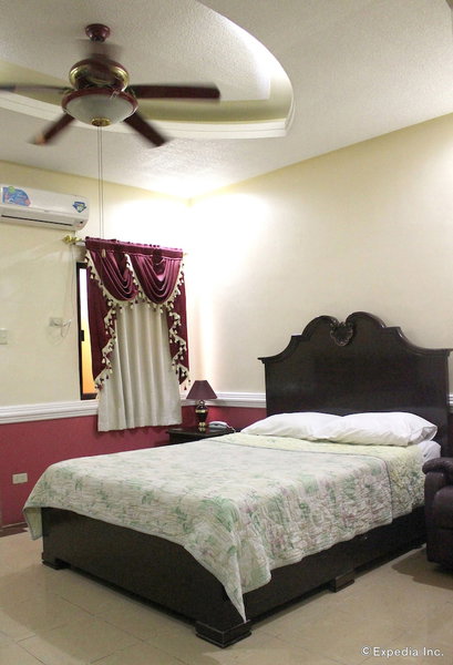 Kokomo's Suites Hotel, Angeles City, Philippines