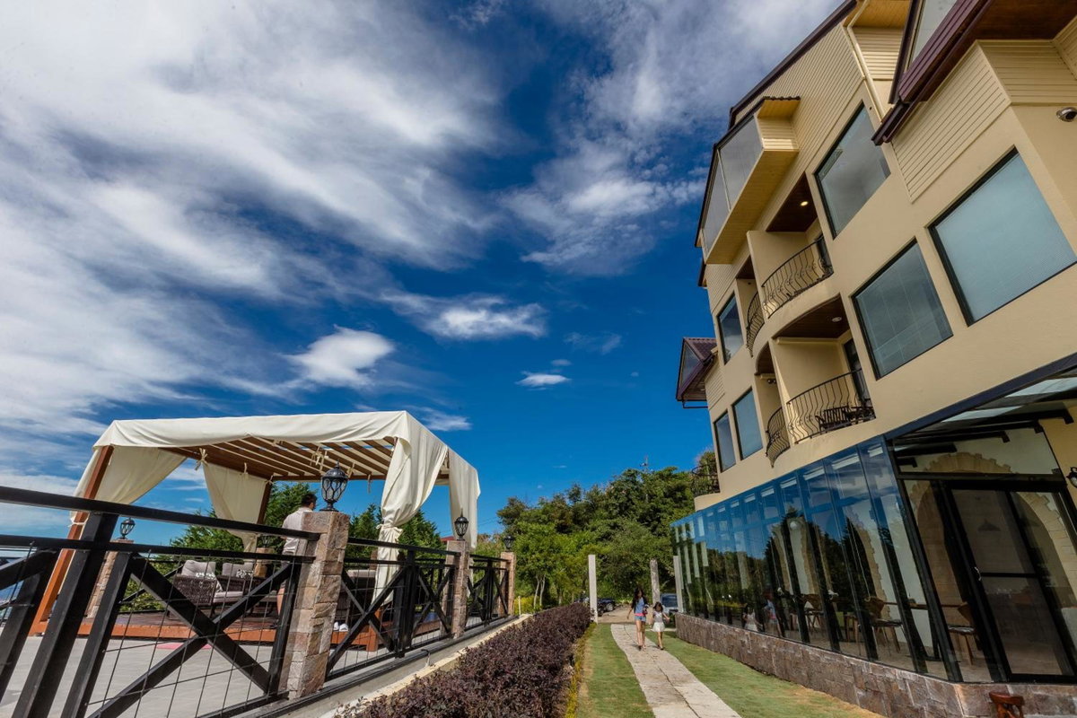 Hotel · Le Retour Du Printemps Villa, Renai