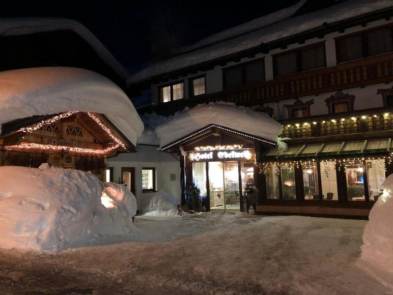 Hotel-Restaurant Edelweiẞ, Berwang, Austria