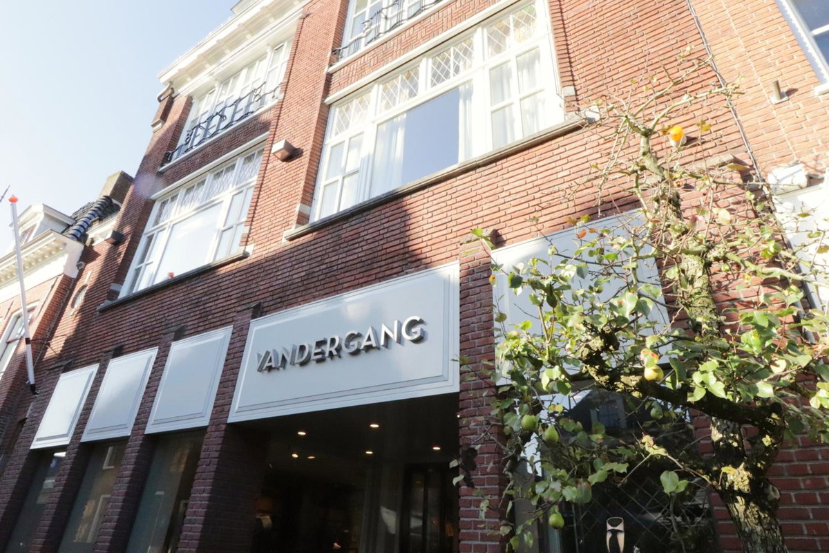 Hotel · Van der Gang Suites uniek design in hartje Dokkum, Dokkum