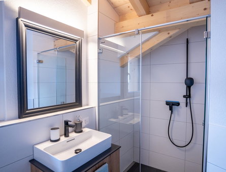 Chuenislodge3 neu&stilvoll, 2Balkone, echtes Bijou mit top-Aussicht, Adelboden, Switzerland