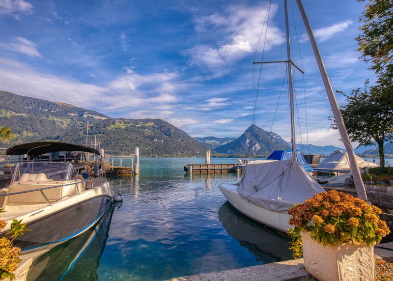 Strandhüsli directly on lake Thun, Därligen, Switzerland