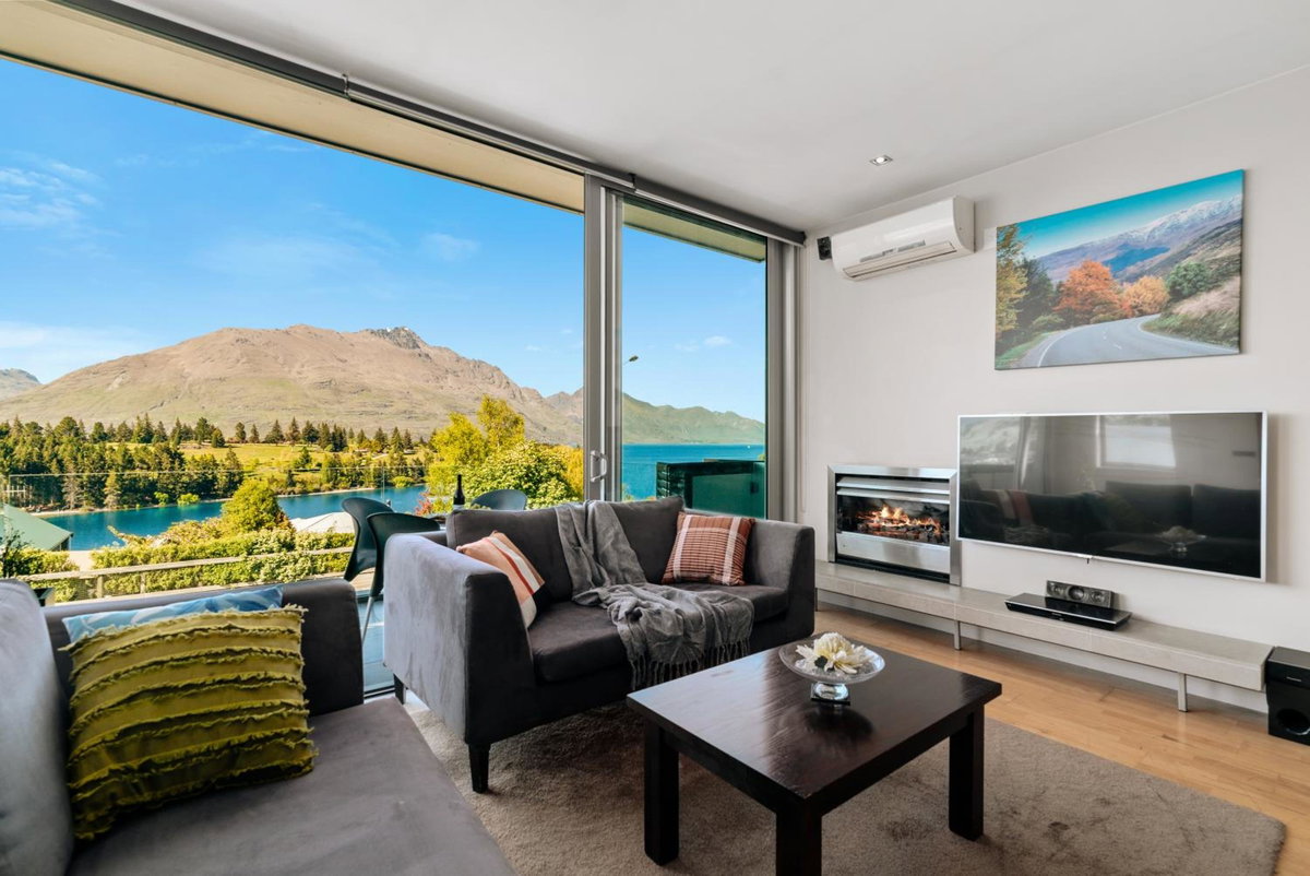 Hotel · Modern Executive Living in Pounamu, Queenstown