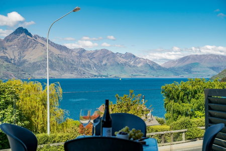 Modern Executive Living in Pounamu, Queenstown, New Zealand