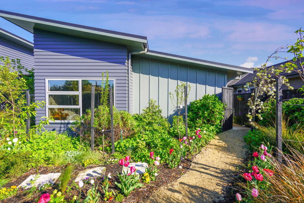 The Grey Studio@13a, New Zealand