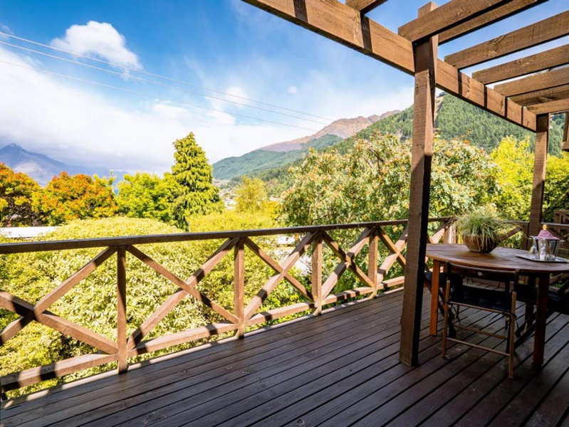 Central Location - 2 Bedroom Apartment in Habeke, Queenstown, New Zealand