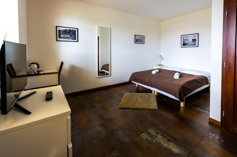 Restaurace&Rooms Na Jitrách, Semice, Czechia
