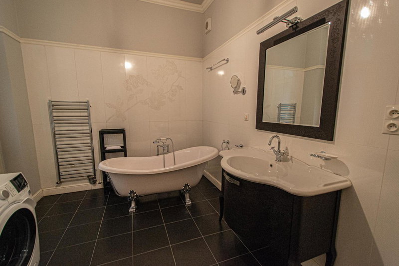 Luxury Central 150m2 Apartment on Wencelas Square with Private Garage, Prague, Czechia