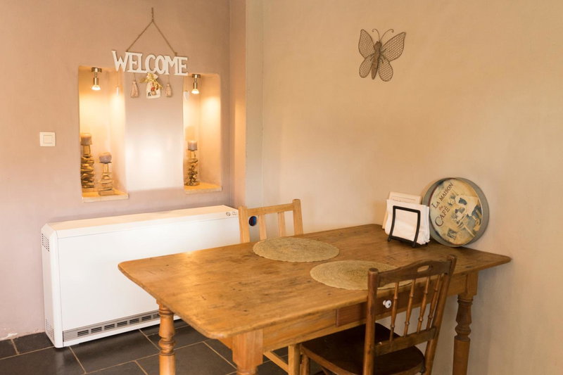 Gîte de Corbion une envie d'Ailleurs 6personnes et le Pt Bonheur 2 personnes, Leignon, Belgium
