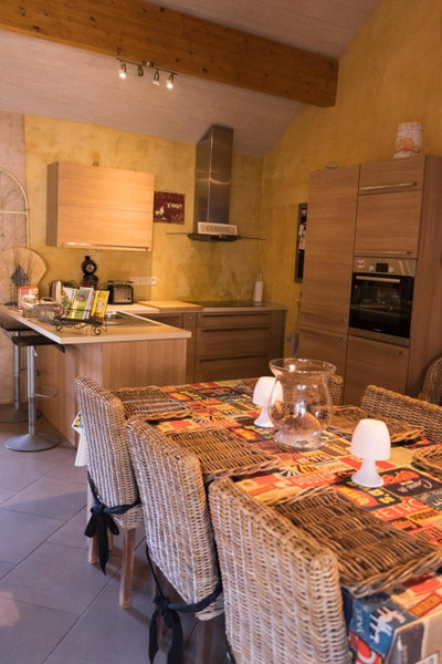 Gîte de Corbion une envie d'Ailleurs 6personnes et le Pt Bonheur 2 personnes, Leignon, Belgium