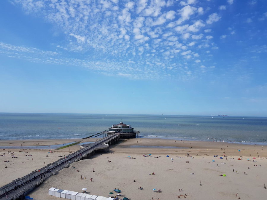 Beautiful Top Floor Seaview Studio Apartment B'berge-Bruges, Blankenberge, Belgium