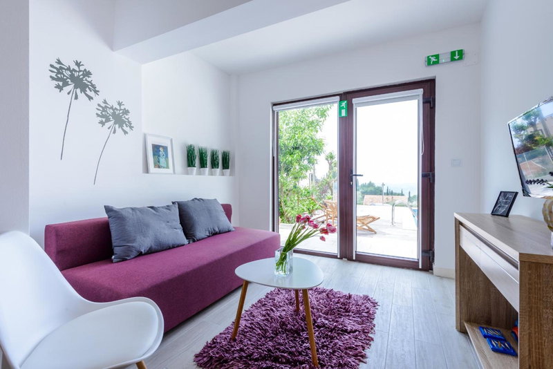 Tandem Apartments with Swimming pool, Cavtat, Croatia