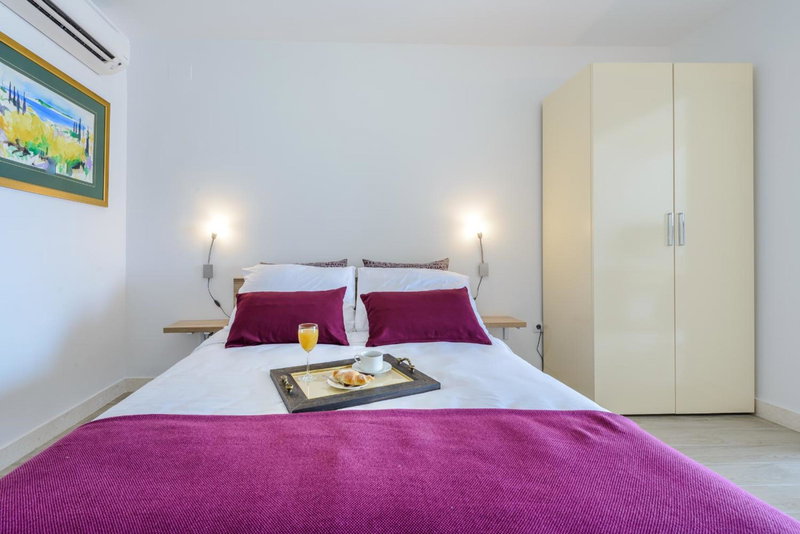 Tandem Apartments with Swimming pool, Cavtat, Croatia