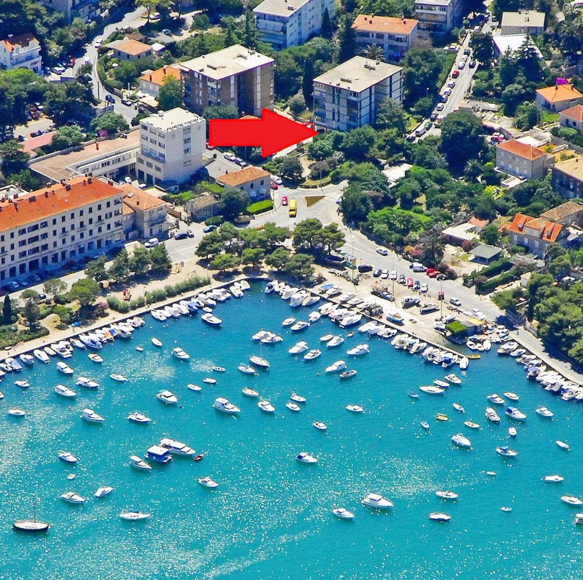 Batala1-City marina apartment with secured private parking, Croatia