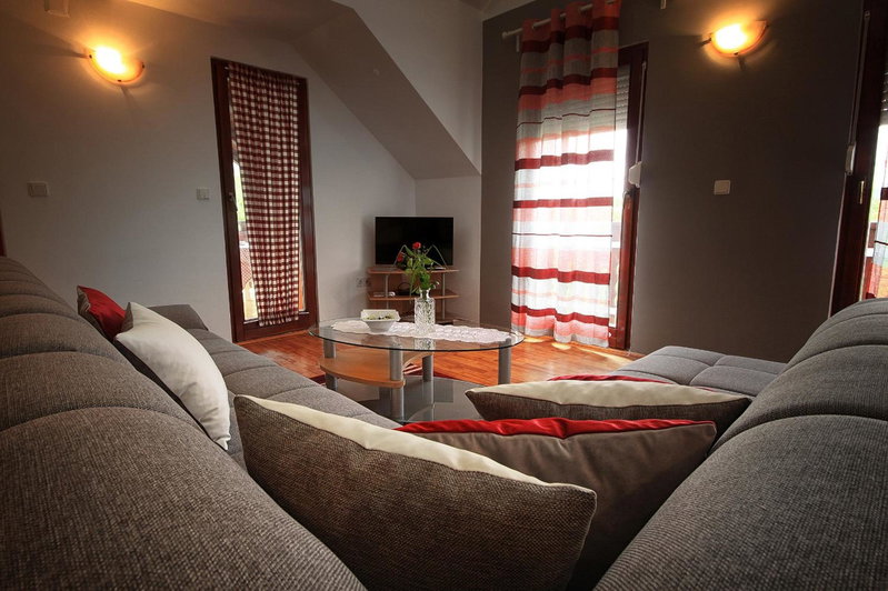 Apartment Medeni, Rakovica, Croatia