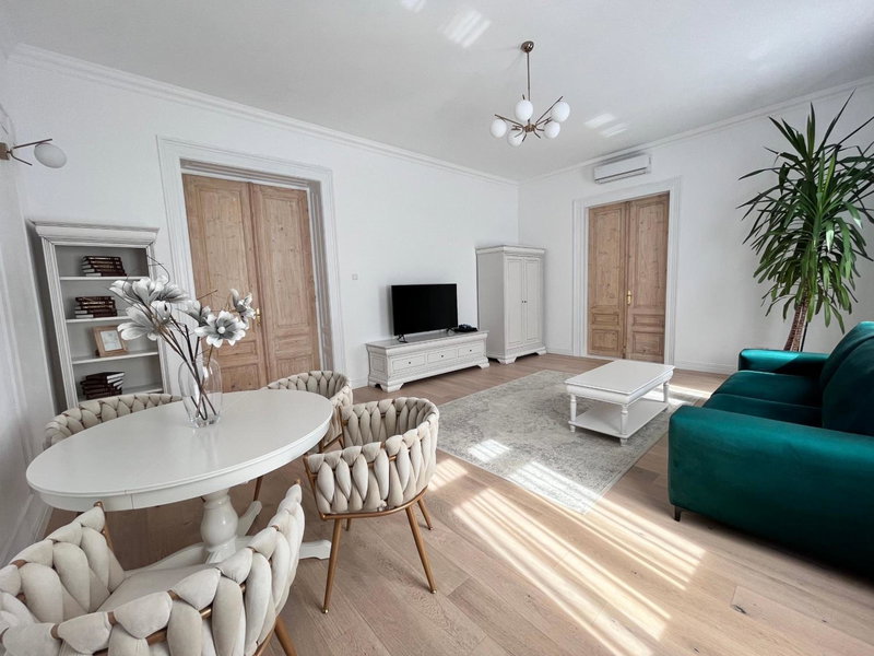 Suite № 7, Braşov, Romania