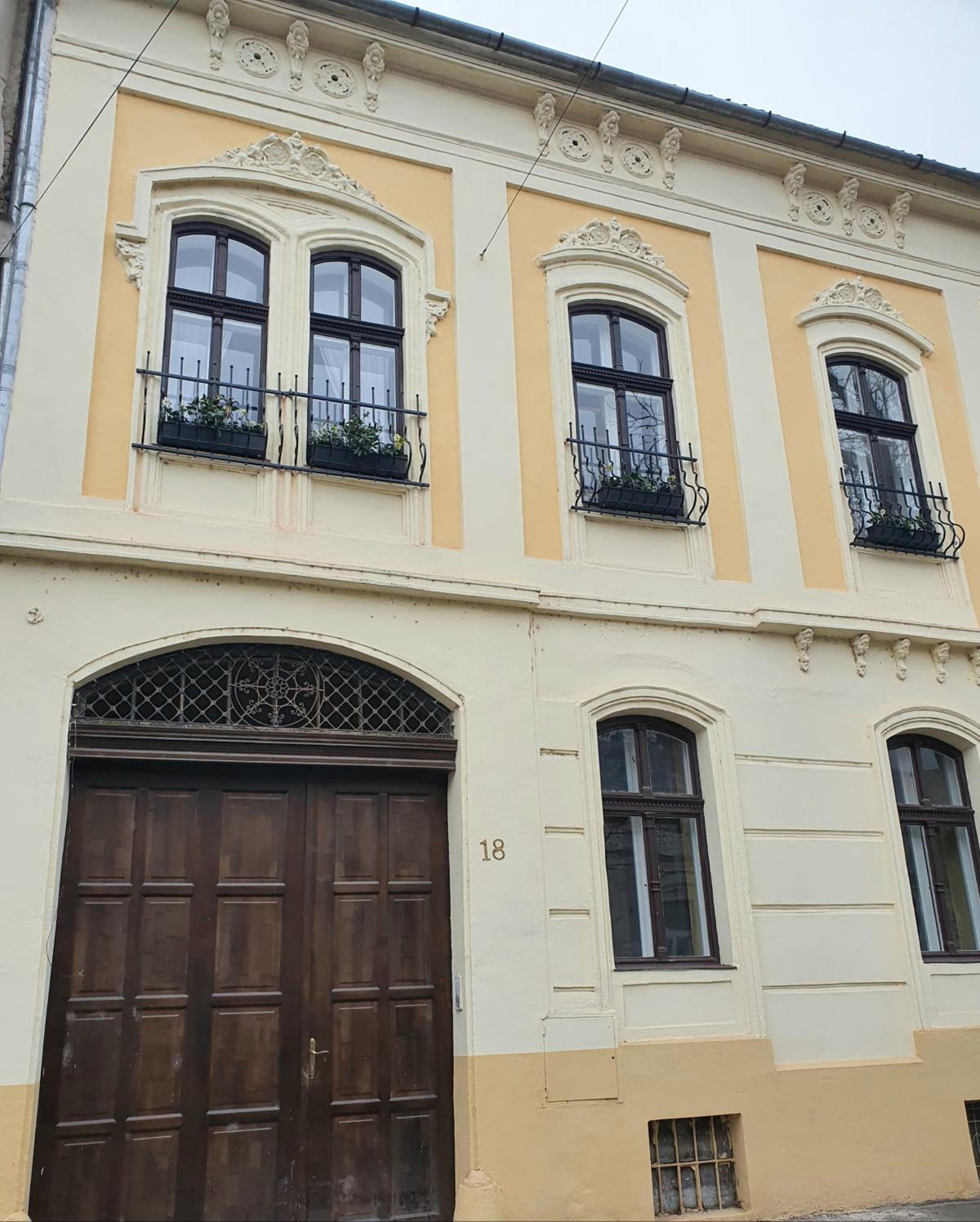 Elisabeth Apartment, Roumanie