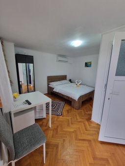 Casa cu Trandafiri Murighiol, Murighiol, Romania