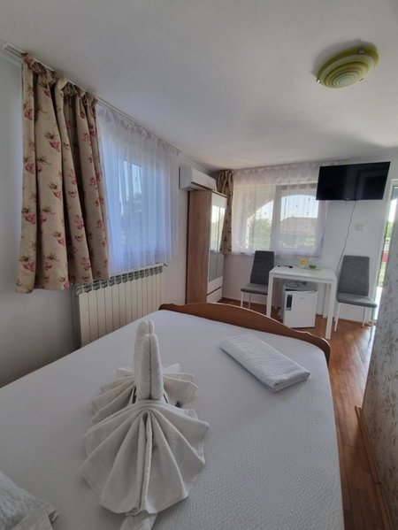 Casa cu Trandafiri Murighiol, Murighiol, Romania