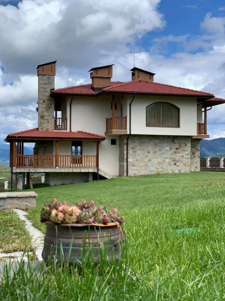 Вили Чала, Bulgaria